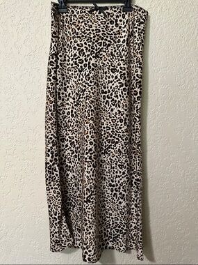 Astr the Lable Leopard Print Maxi Skirt in Beige, Black and Brown S